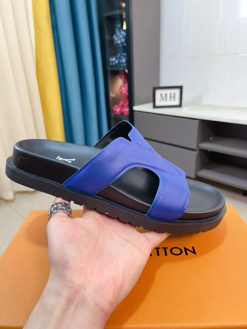 Men's shoes💰300🌹🌹【LV】Multi-color new men's slippers, original top quality version, original special cowhide cross pattern➕sheepskin inside and side, non-slip combined sole, more stable walking, more comfortable and lightweight, high-end and generous, size: 38~44